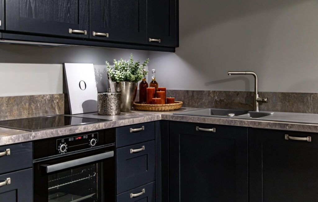 Dark Kitchen