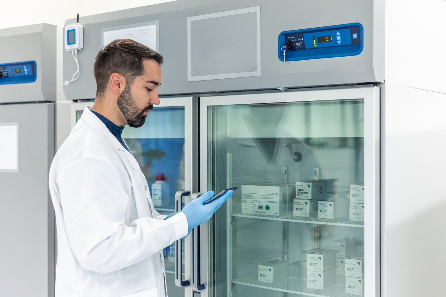 Lab refrigerator